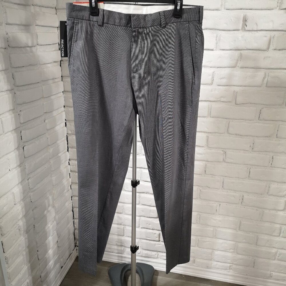 NWT Reaction Kenneth Cole Men's Size 34/30 Straight Legs Grey Flat Front Pants